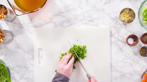 Zbliżenie na przygotowywanie potrawy